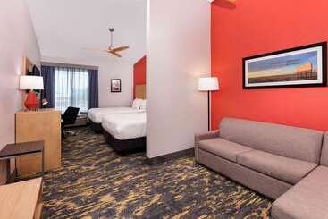 هتل La Quinta By Wyndham Dallas   Las Colinas