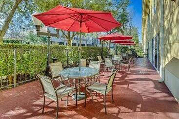 هتل La Quinta By Wyndham Dallas   Las Colinas