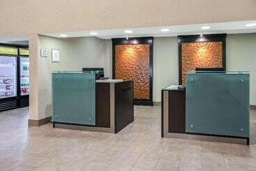 هتل La Quinta By Wyndham Dallas   Las Colinas