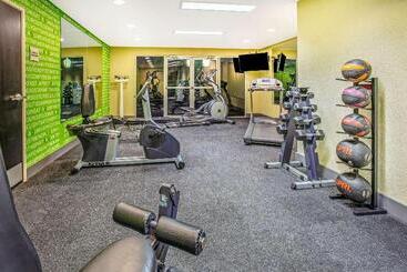 هتل La Quinta By Wyndham Dallas   Las Colinas