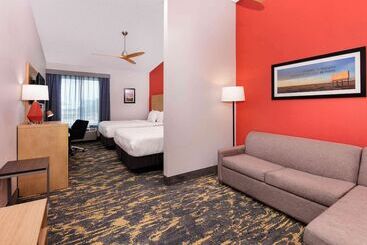 هتل La Quinta By Wyndham Dallas   Las Colinas