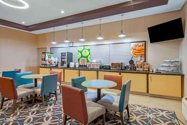 هتل La Quinta By Wyndham Houma