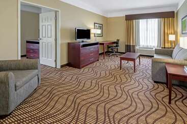 هتل La Quinta By Wyndham Houma