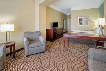 هتل La Quinta By Wyndham Houma