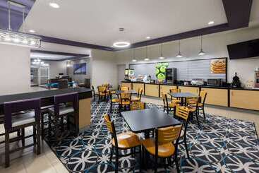 هتل La Quinta By Wyndham Houma