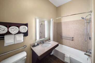 هتل La Quinta By Wyndham Houma