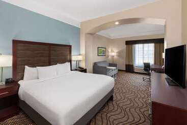 هتل La Quinta By Wyndham Houma