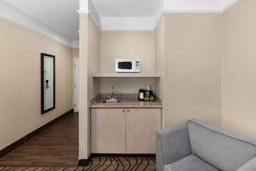 هتل La Quinta By Wyndham Houma
