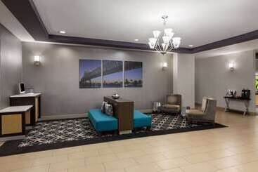 هتل La Quinta By Wyndham Houma