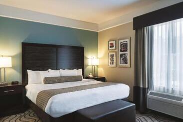 هتل La Quinta By Wyndham Houma