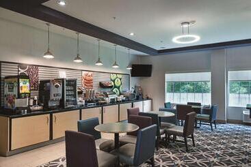 هتل La Quinta By Wyndham Houma