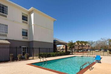 هتل La Quinta By Wyndham Houma