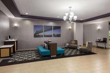 هتل La Quinta By Wyndham Houma