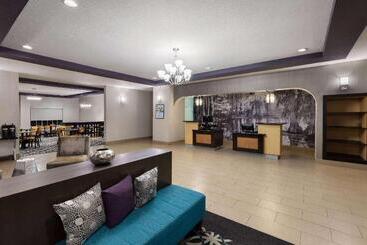 هتل La Quinta By Wyndham Houma
