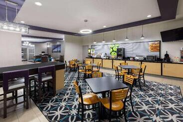 هتل La Quinta By Wyndham Houma