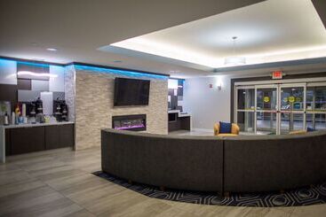 هتل La Quinta By Wyndham Houston East At Normandy