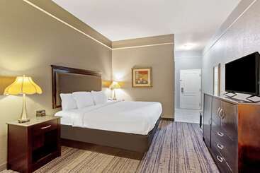 هتل La Quinta By Wyndham Mobile   Tillman S Corner