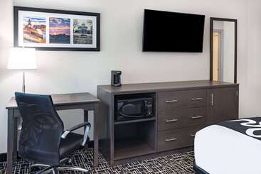 هتل La Quinta Inn & Suites By Wyndham Norfolk