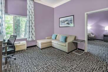 هتل La Quinta Inn & Suites By Wyndham Norfolk