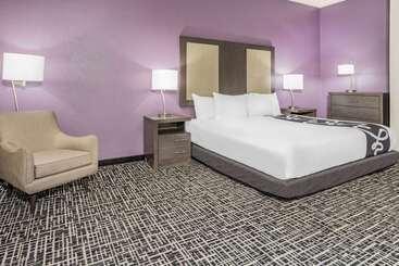 هتل La Quinta Inn & Suites By Wyndham Norfolk