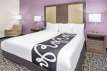 هتل La Quinta Inn & Suites By Wyndham Norfolk