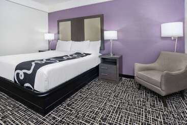 هتل La Quinta Inn & Suites By Wyndham Norfolk