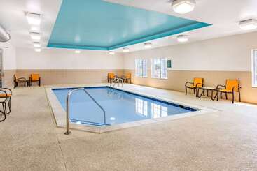 هتل La Quinta Inn & Suites By Wyndham Norfolk