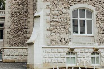 هتل Lion S Castle