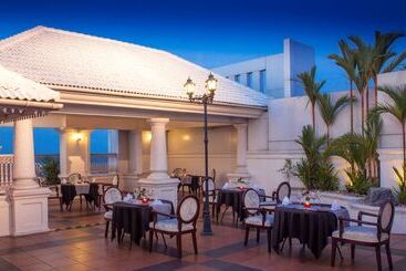 هتل Radisson Blu Kochi