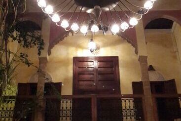 هتل Riad Marlinea