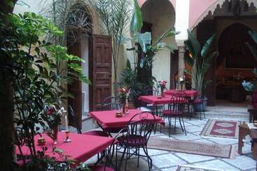 هتل Riad Marlinea
