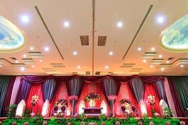 Rocky Plaza Hotel Padang