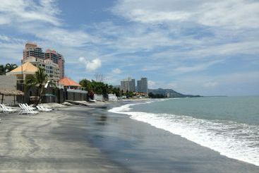 בית מלון כפרי Solarium Coronado Beach