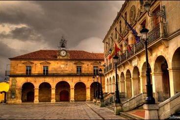 هتل Soria Plaza Mayor