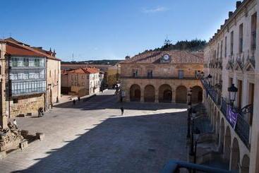 هتل Soria Plaza Mayor