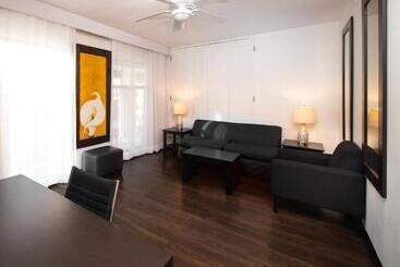 S Hotel Kingston