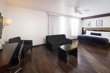 S Hotel Kingston