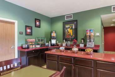 هتل Quality Inn & Suites