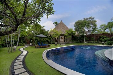 هتل The Dusun