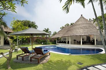 هتل The Dusun