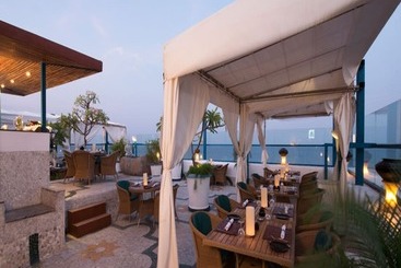 هتل The Promenade