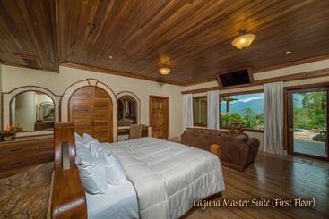 هتل The Springs Resort & Spa At Arenal