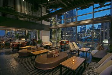 هتل Thewit Chicago, A Hilton