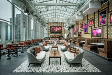 هتل Thewit Chicago, A Hilton
