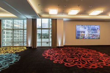 هتل Thewit Chicago, A Hilton