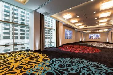 هتل Thewit Chicago, A Hilton