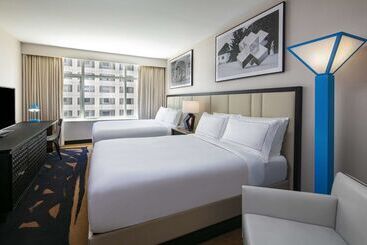 هتل Thewit Chicago, A Hilton