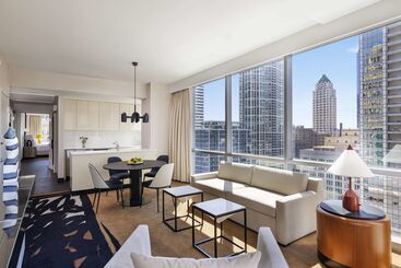 هتل Thewit Chicago, A Hilton