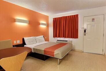 Motel 6 Austin, Tx