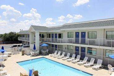 Motel 6 Austin, Tx